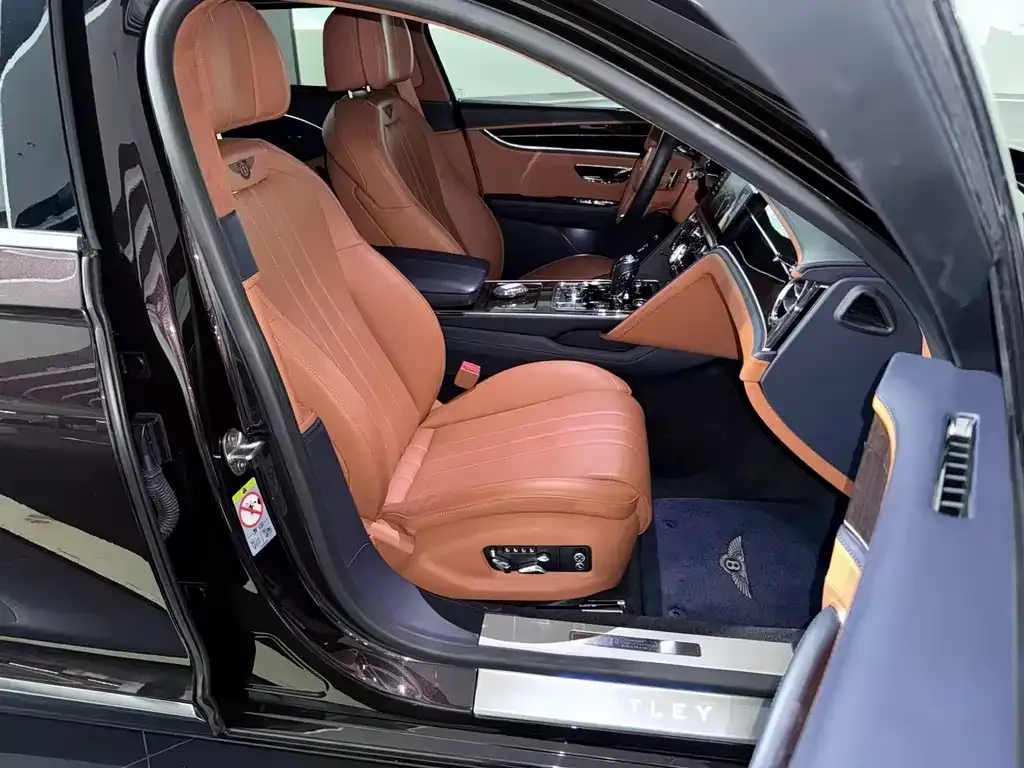 Bentley Flying Spur — фото 4