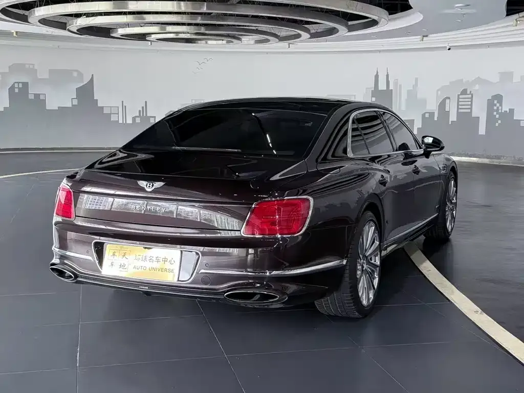 Bentley Flying Spur — фото 6