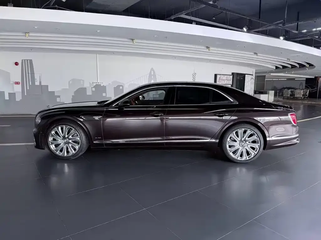 Bentley Flying Spur — фото 2