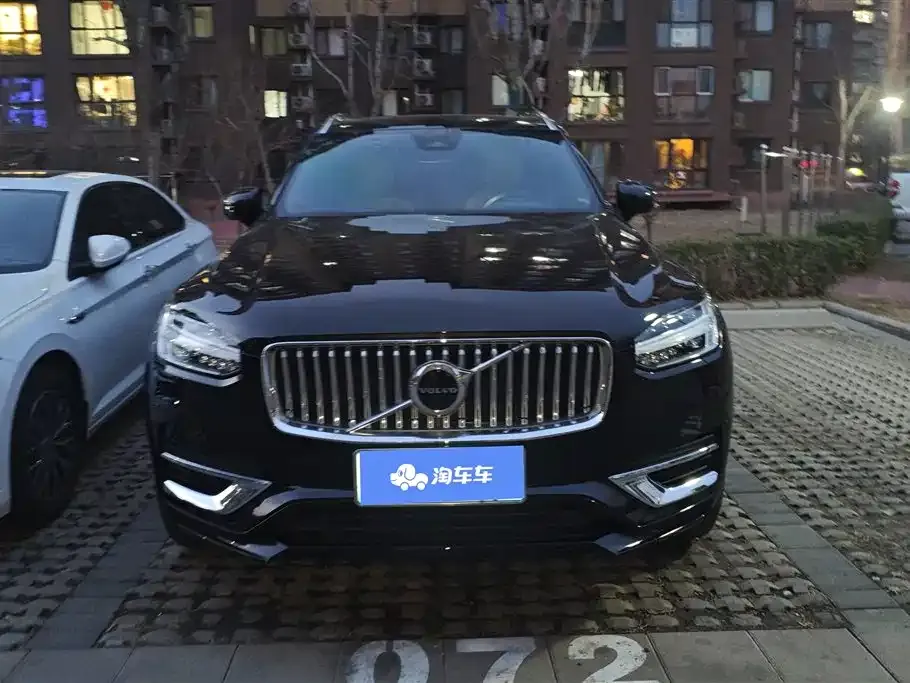 Volvo XC90 — фото 10