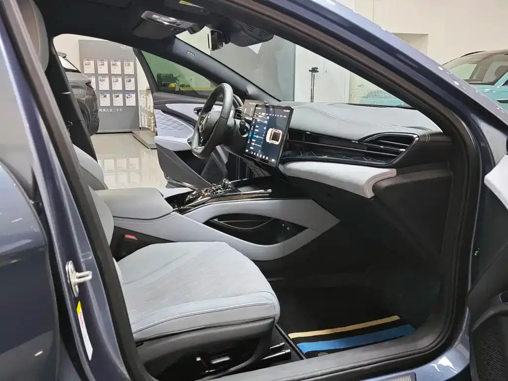 BYD Seal — фото 6
