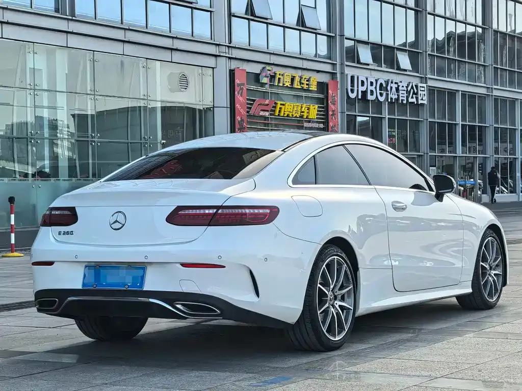 Mercedes-Benz E-Class (Import) — фото 4