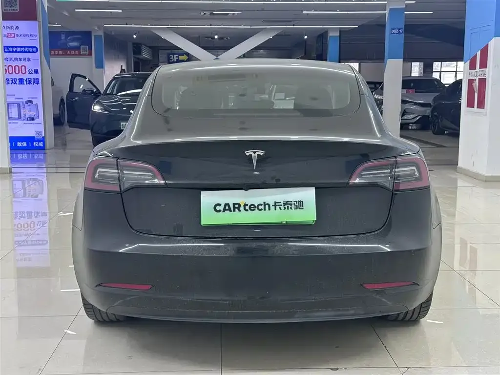 Tesla Model 3 — фото 5