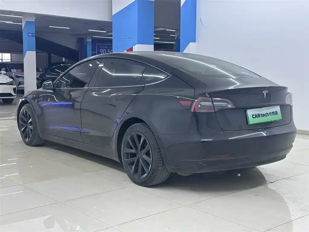 Tesla Model 3 — фото 2