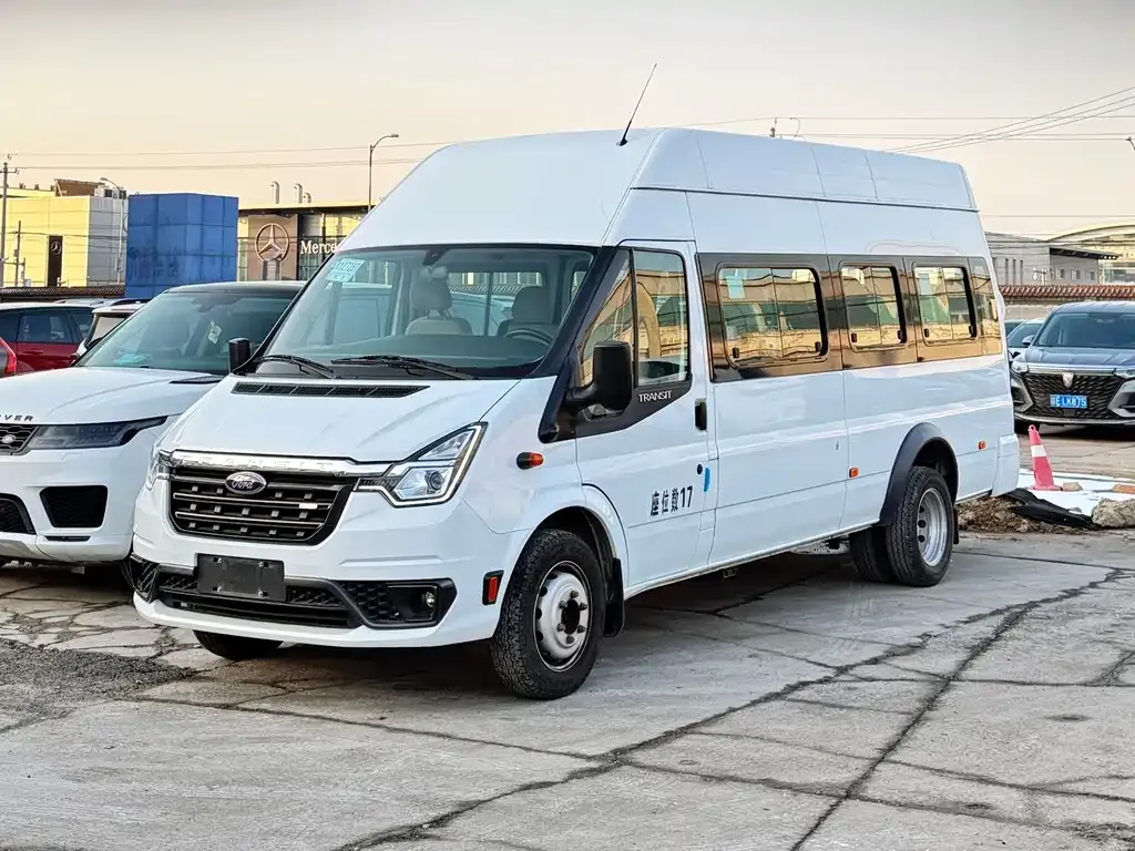 Ford Transit Custom — фото 1