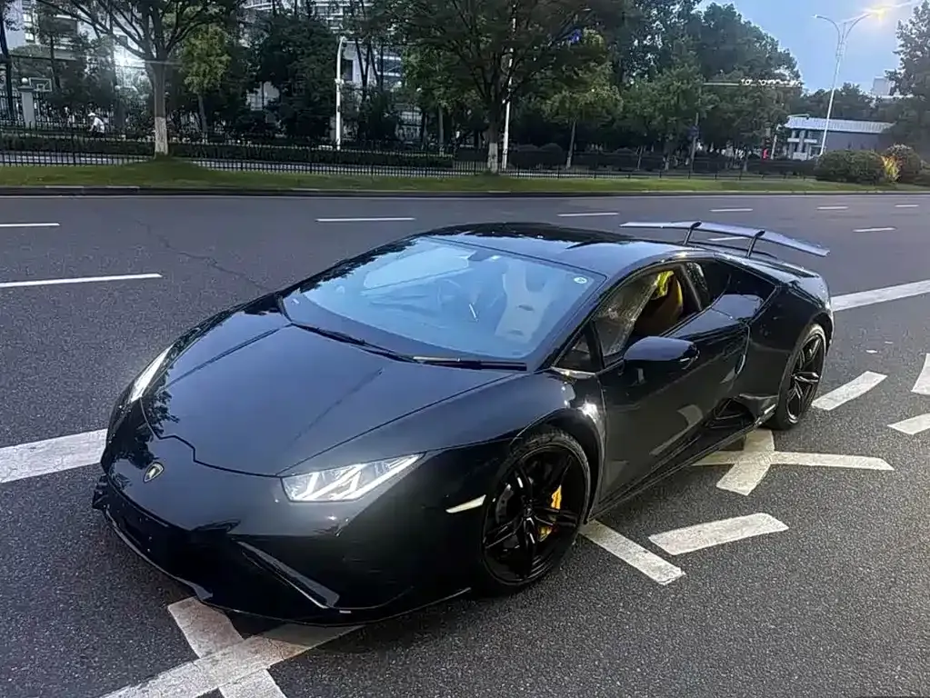 Lamborghini Huracan — фото 1