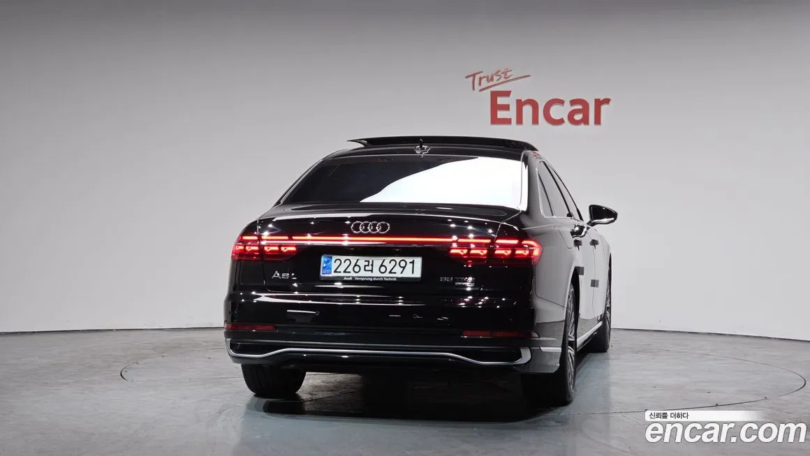 Audi A8 — фото 4
