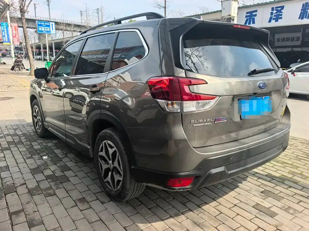 Subaru Forester — фото 7