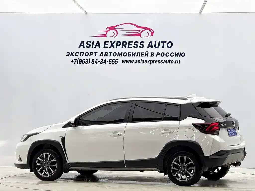 Toyota Yaris L — фото 3