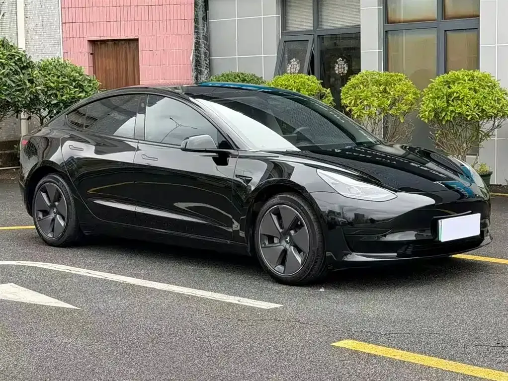 Tesla Model 3 — фото 4