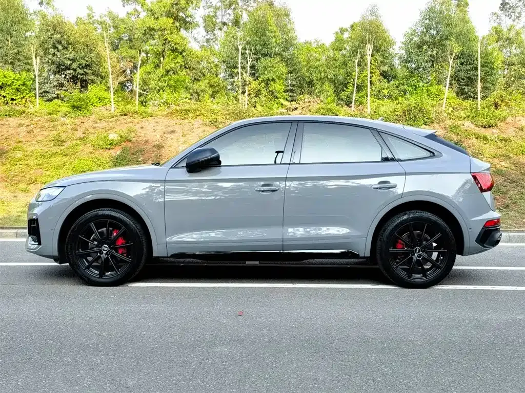 Audi Q5L Sportback — фото 5