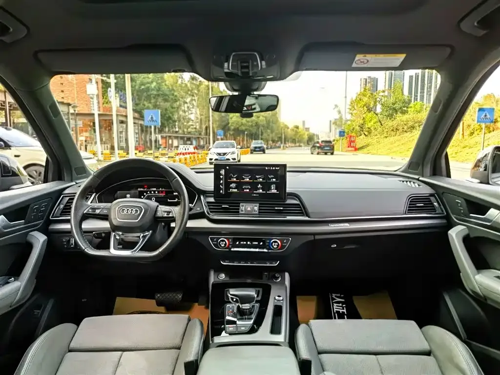 Audi Q5L Sportback — фото 3