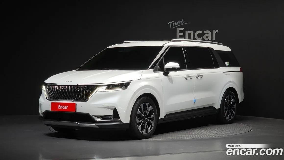Kia Carnival — фото 1