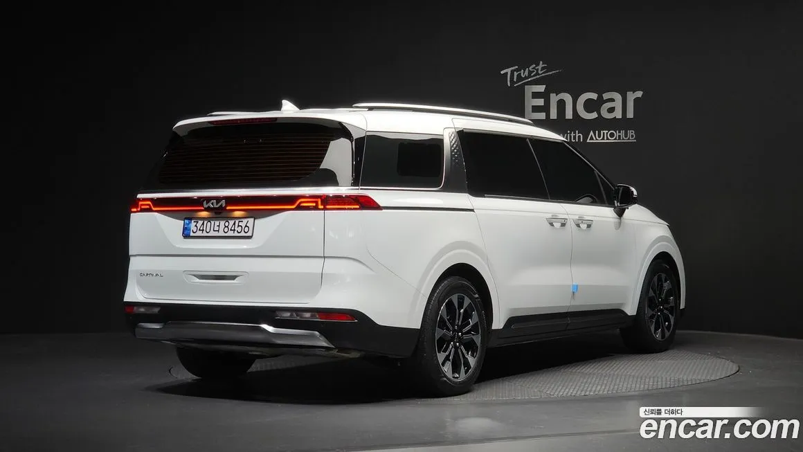 Kia Carnival — фото 10