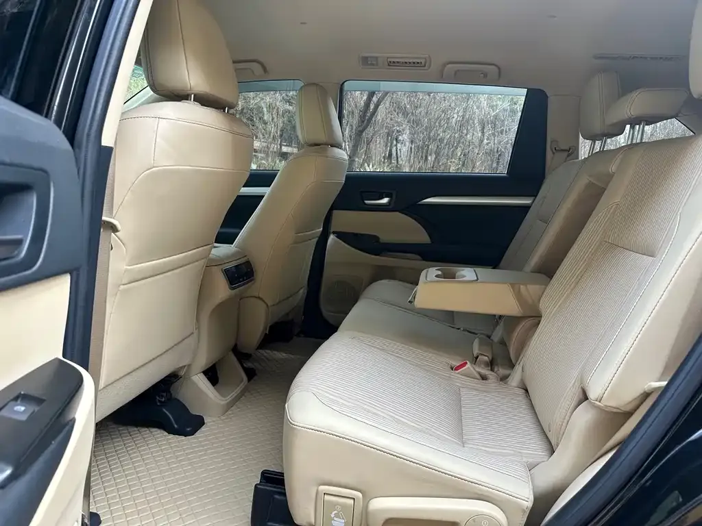 Toyota Highlander — фото 2