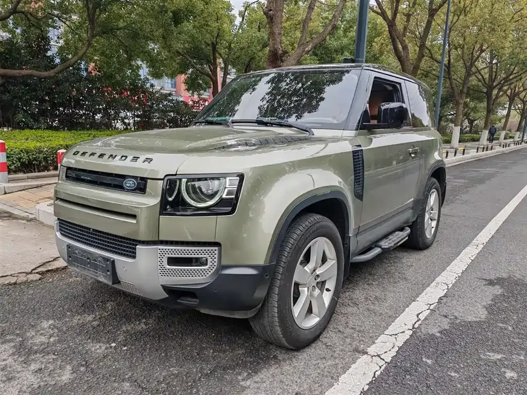 Land Rover Defender — фото 1