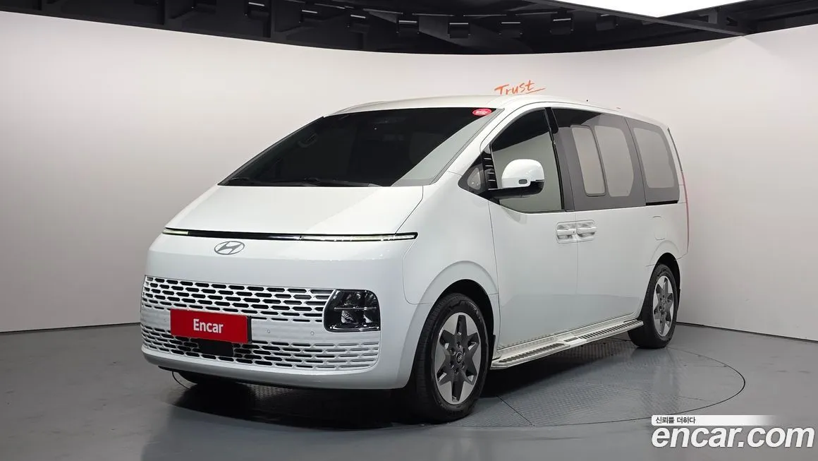 Hyundai Staria — фото 1