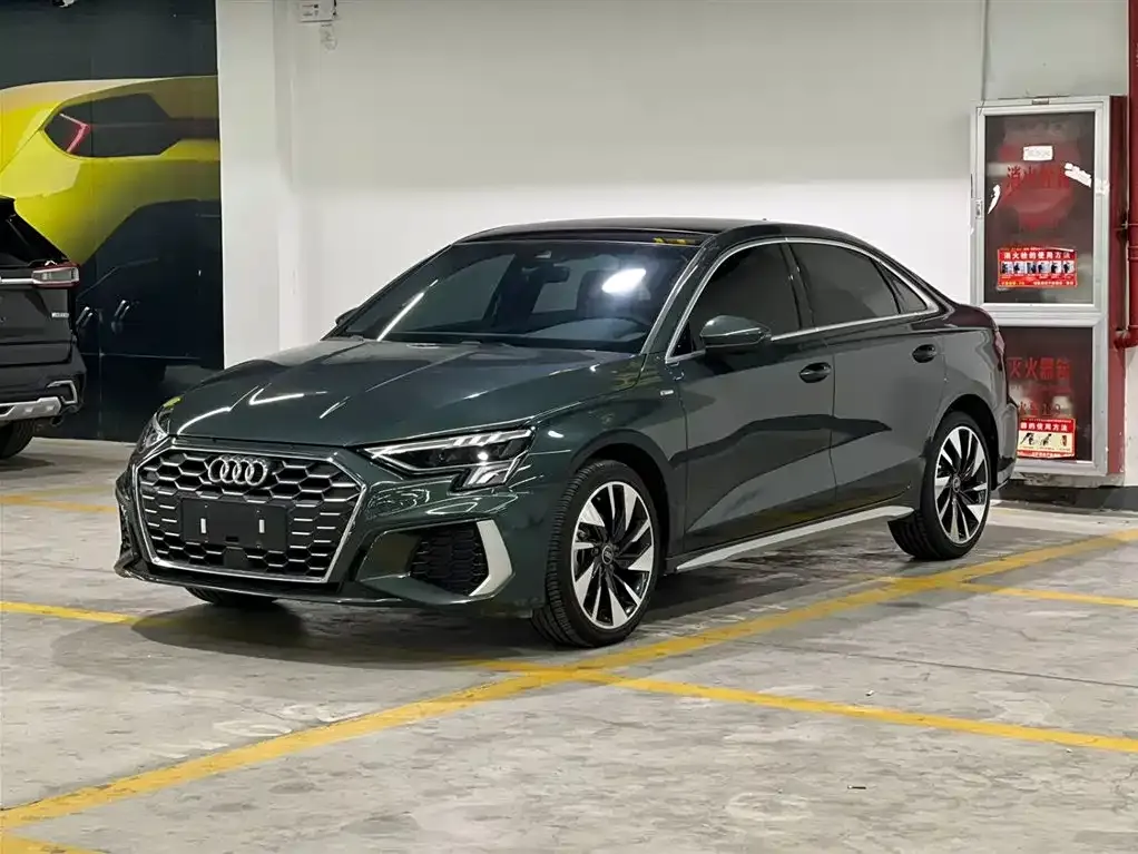 Audi A3 — фото 1
