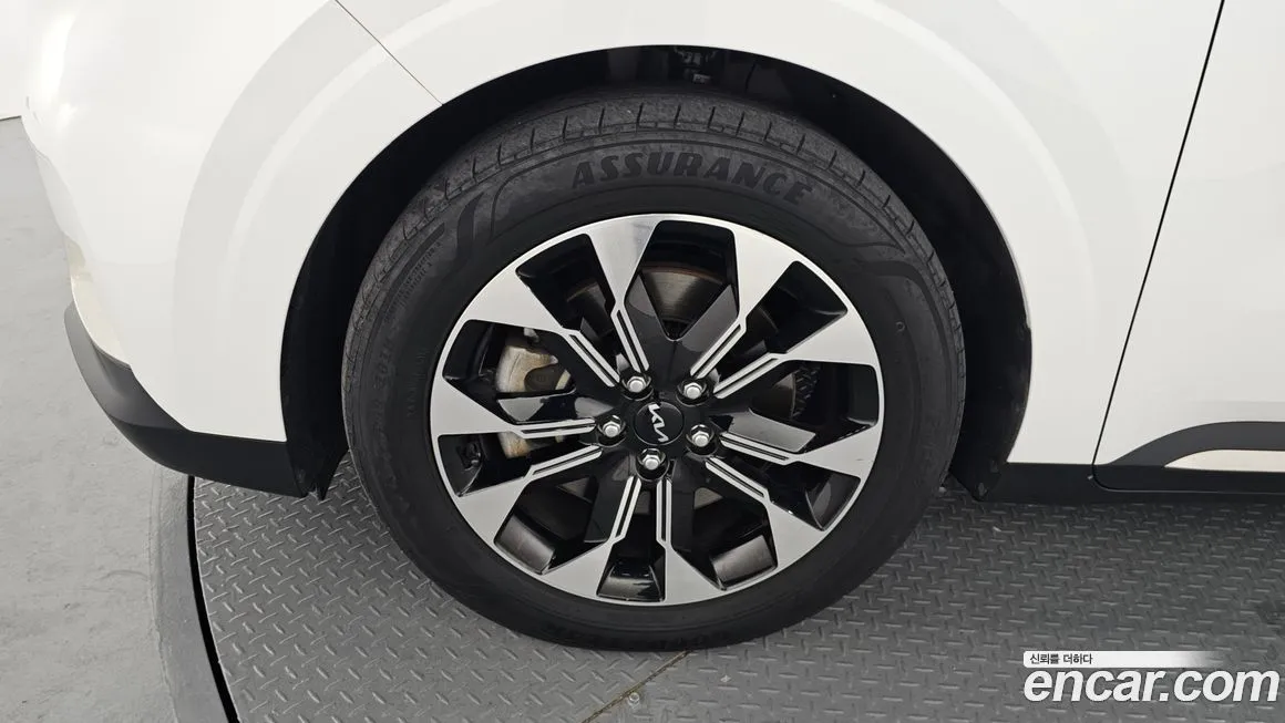 Kia Carnival — фото 10