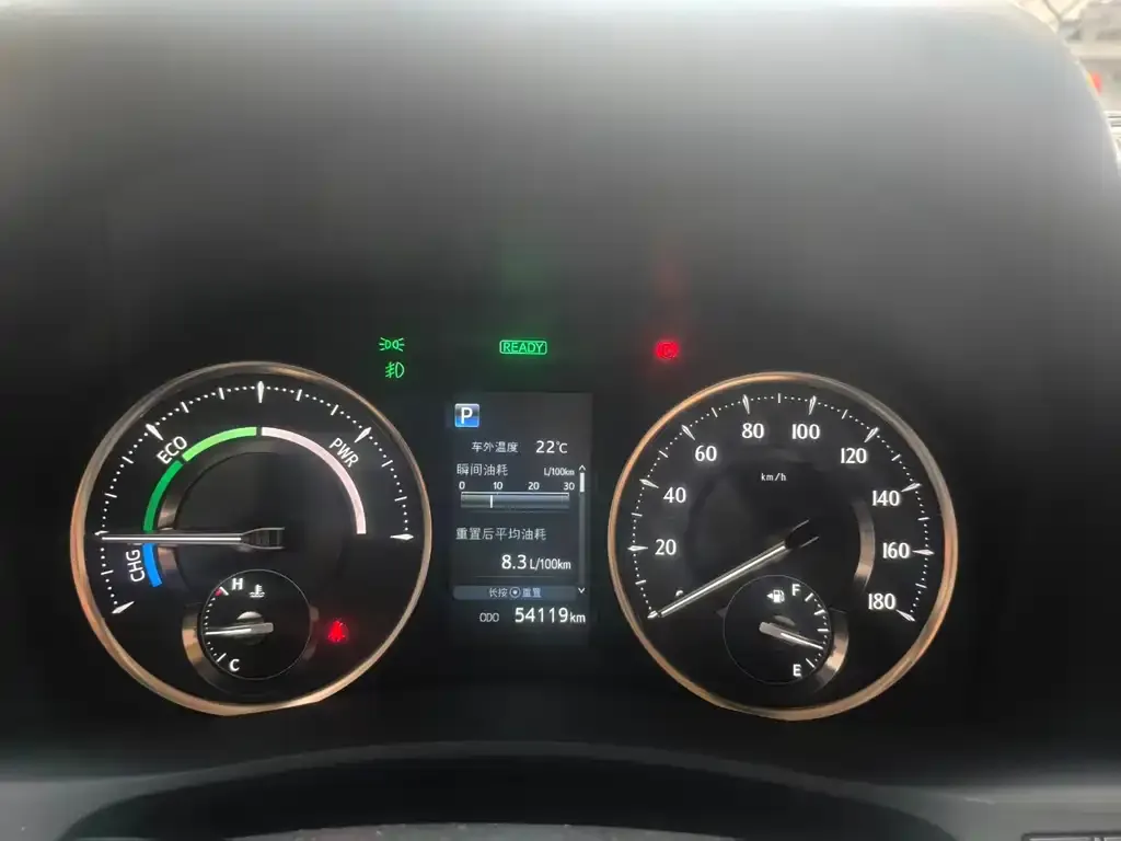 Toyota Alphard — фото 2