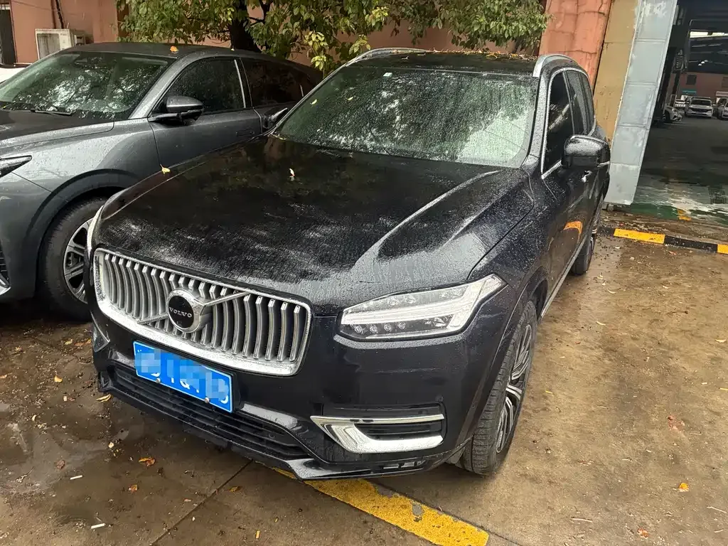 Volvo XC90 — фото 1