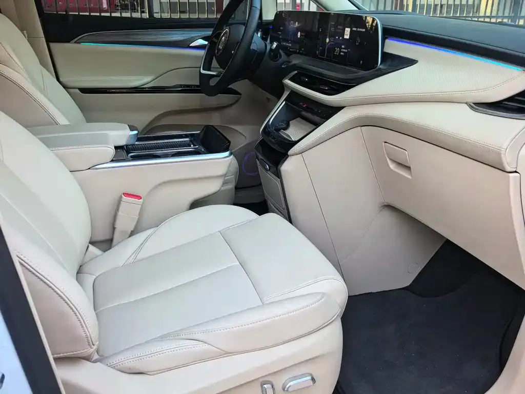 Buick GL8 Hybrid — фото 3