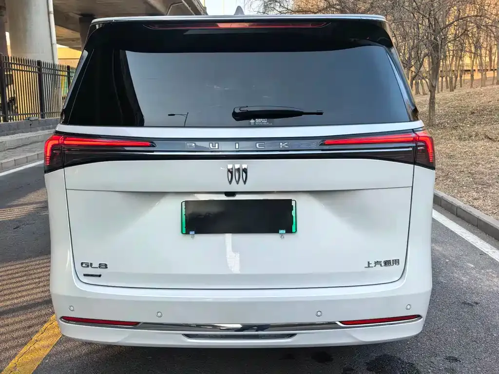 Buick GL8 Hybrid — фото 5