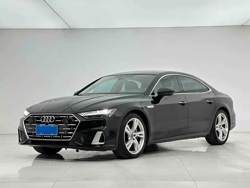 Audi A7L — фото 1