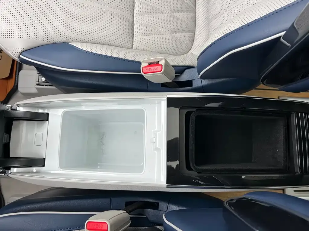 Roewe iMAX8 — фото 7