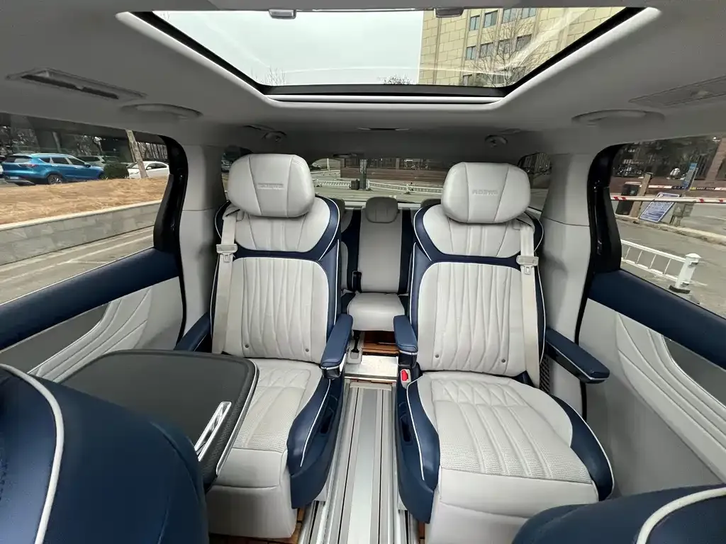 Roewe iMAX8 — фото 2
