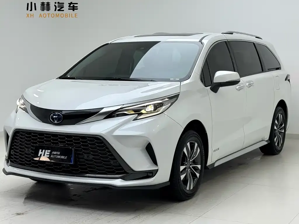 Toyota Granvia — фото 1