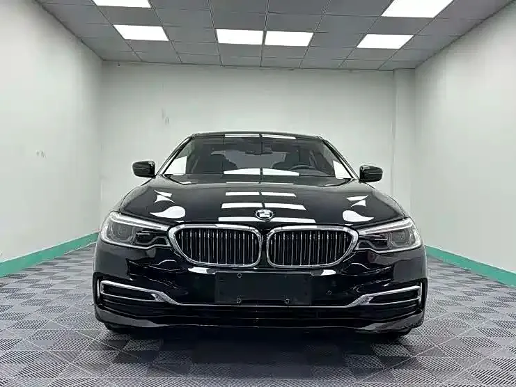 BMW 5 Series — фото 5