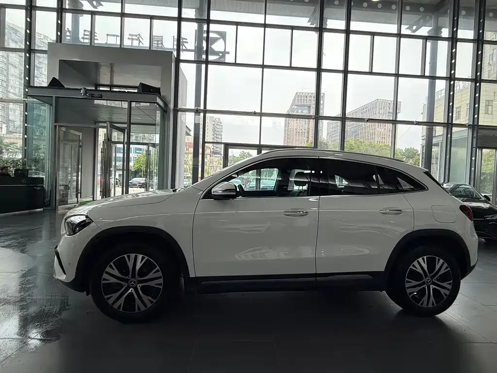 Mercedes-Benz GLA — фото 8