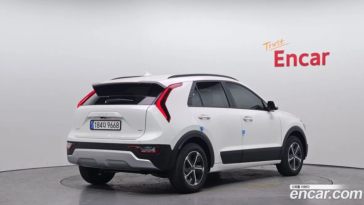 Kia Niro — фото 10