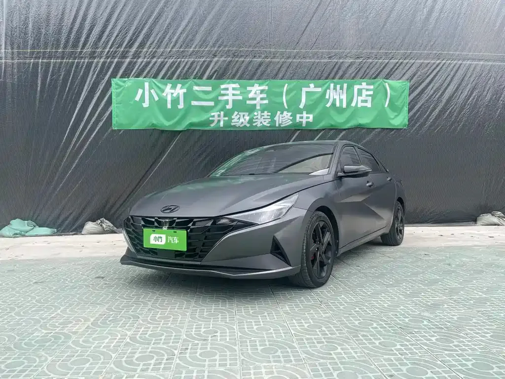 Hyundai Elantra — фото 1