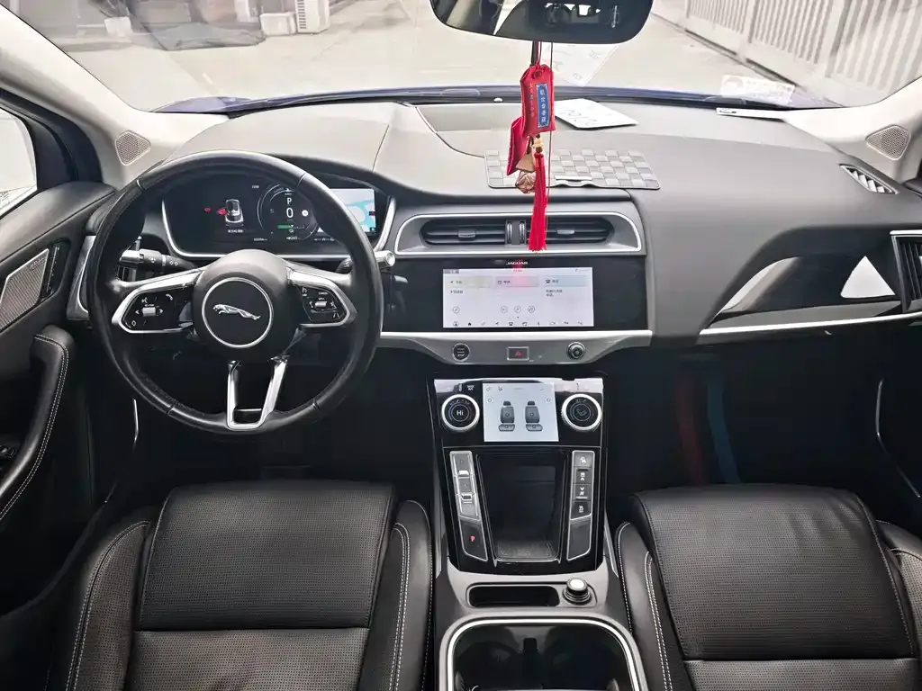 Jaguar I-PACE — фото 10
