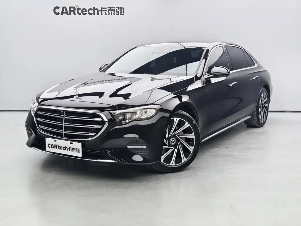 Mercedes-Benz E-Class — фото 1