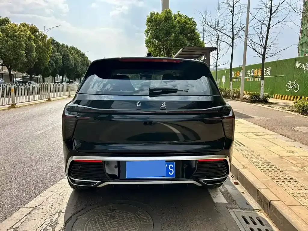 Hongqi HS3 — фото 2