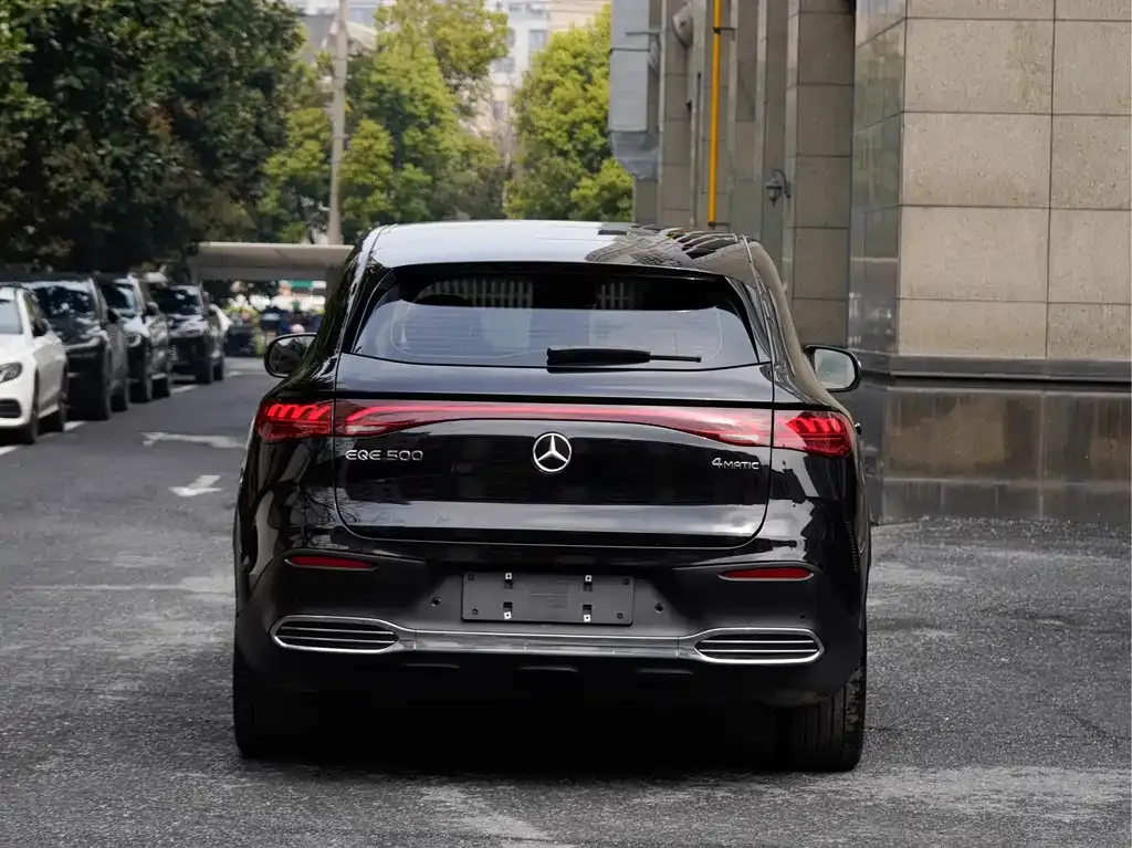 Mercedes-Benz EQE SUV — фото 2