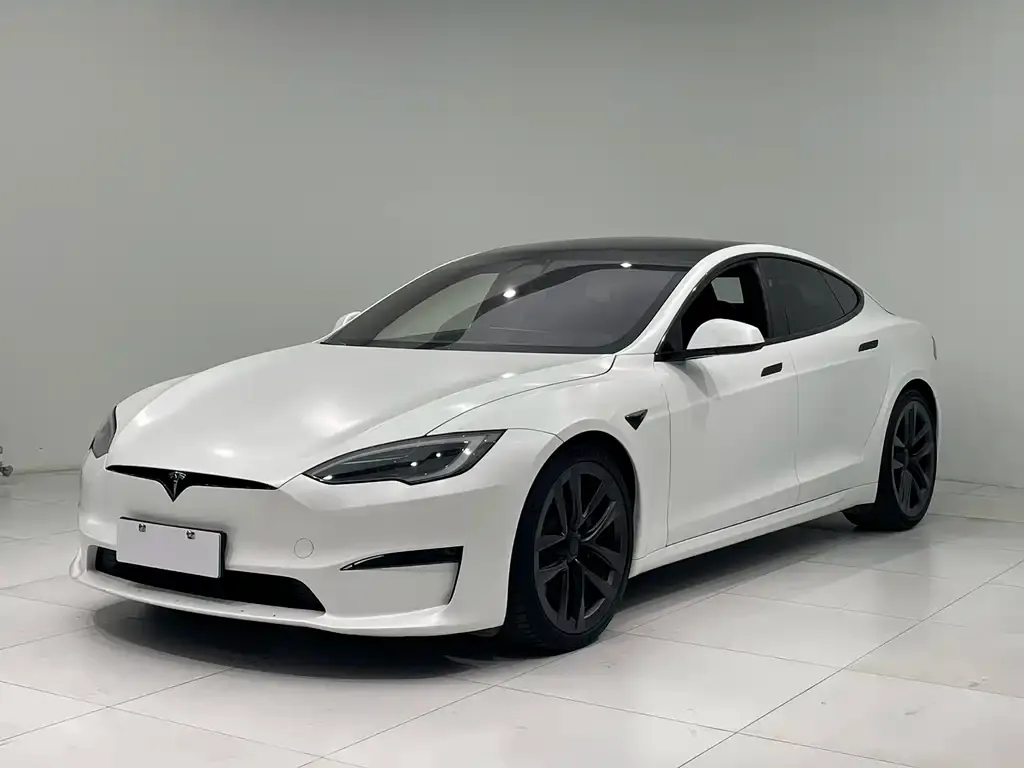 Tesla Model S — фото 1