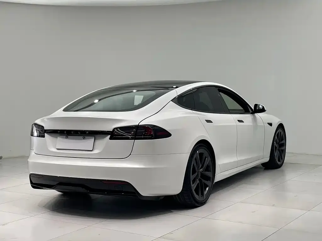 Tesla Model S — фото 4