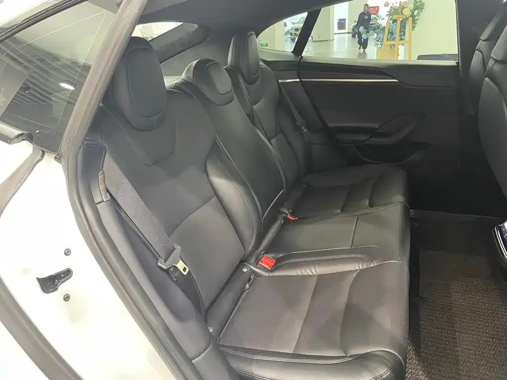 Tesla Model S — фото 7