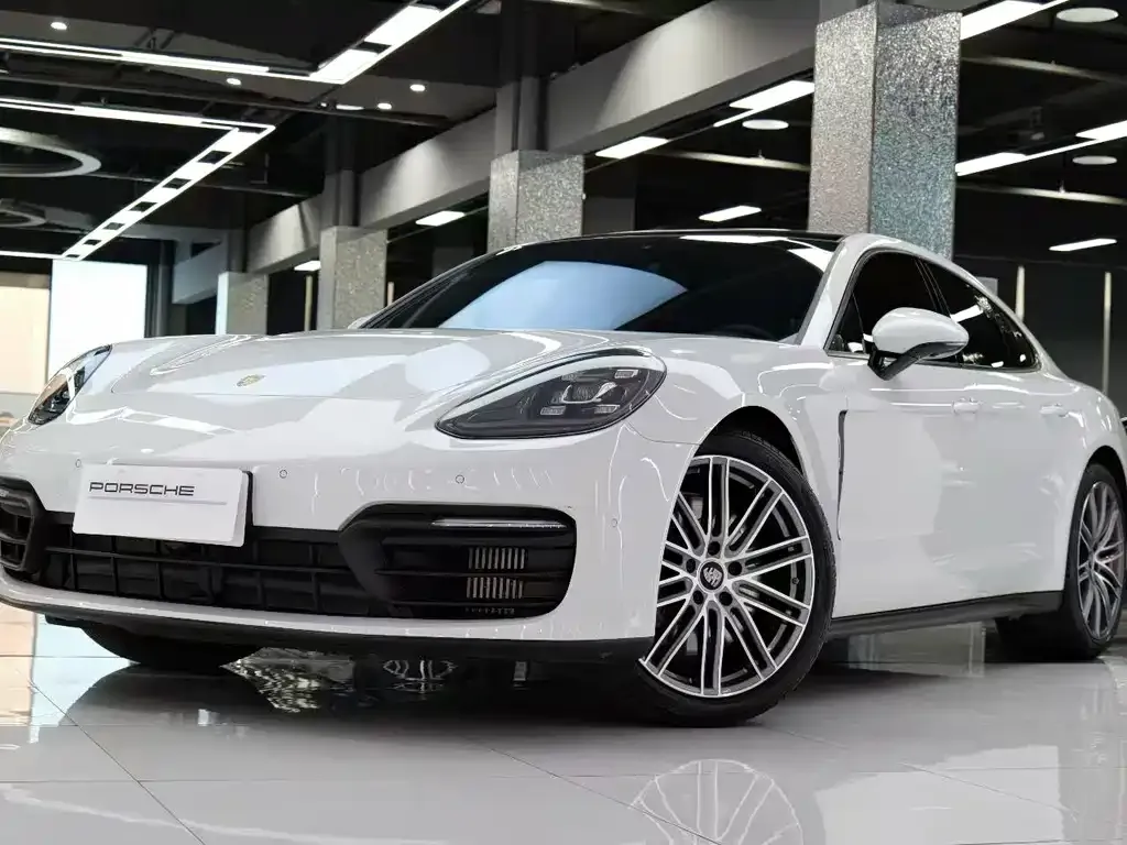 Porsche Panamera — фото 1