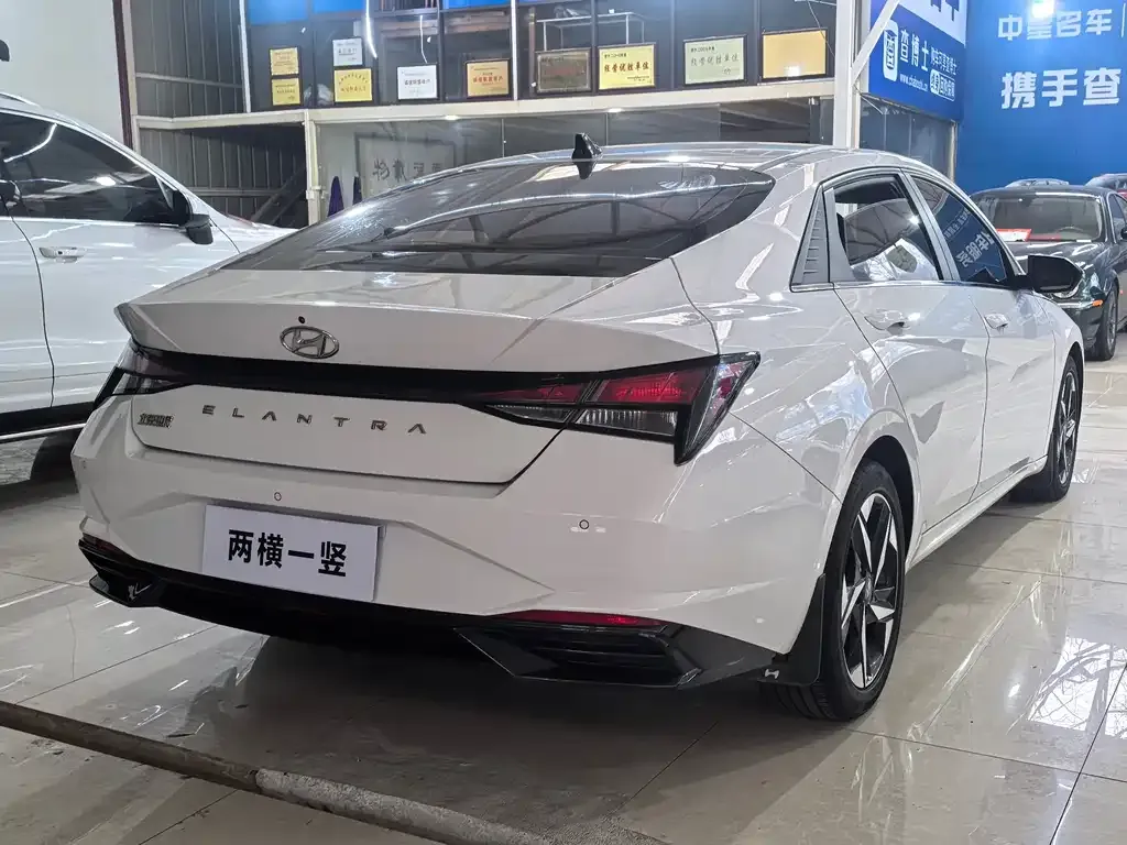 Hyundai Elantra — фото 9