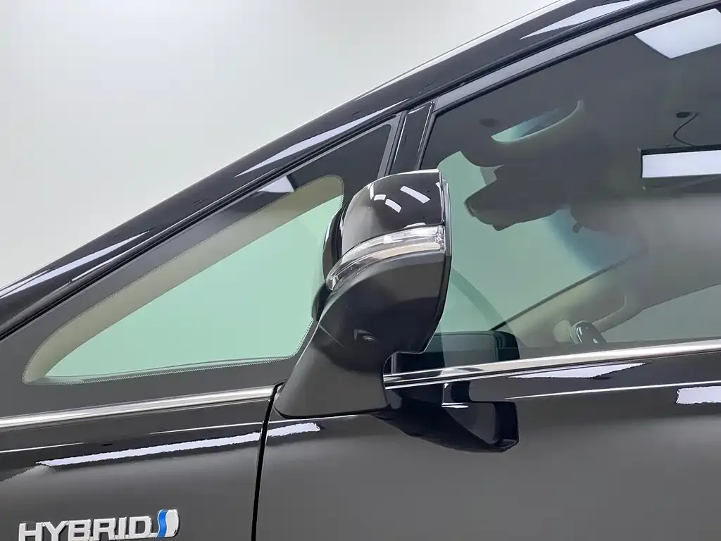 Toyota Vellfire — фото 8
