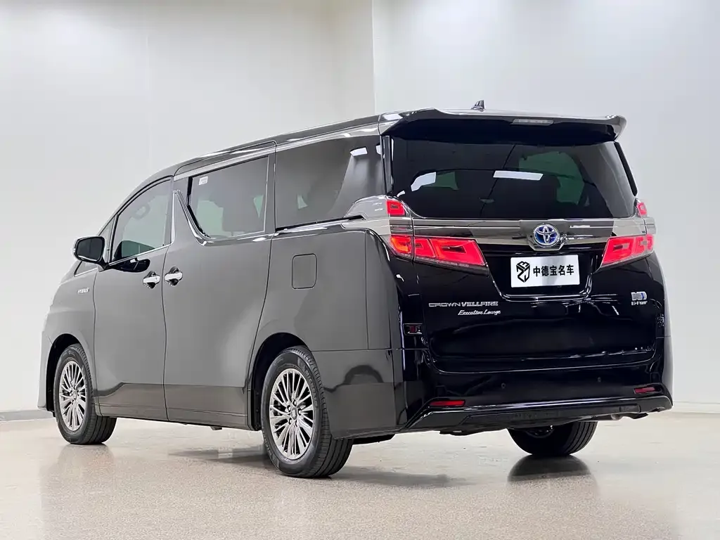 Toyota Vellfire — фото 3