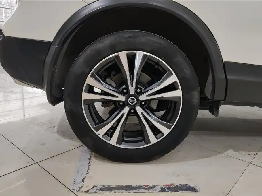 Nissan Qashqai — фото 5