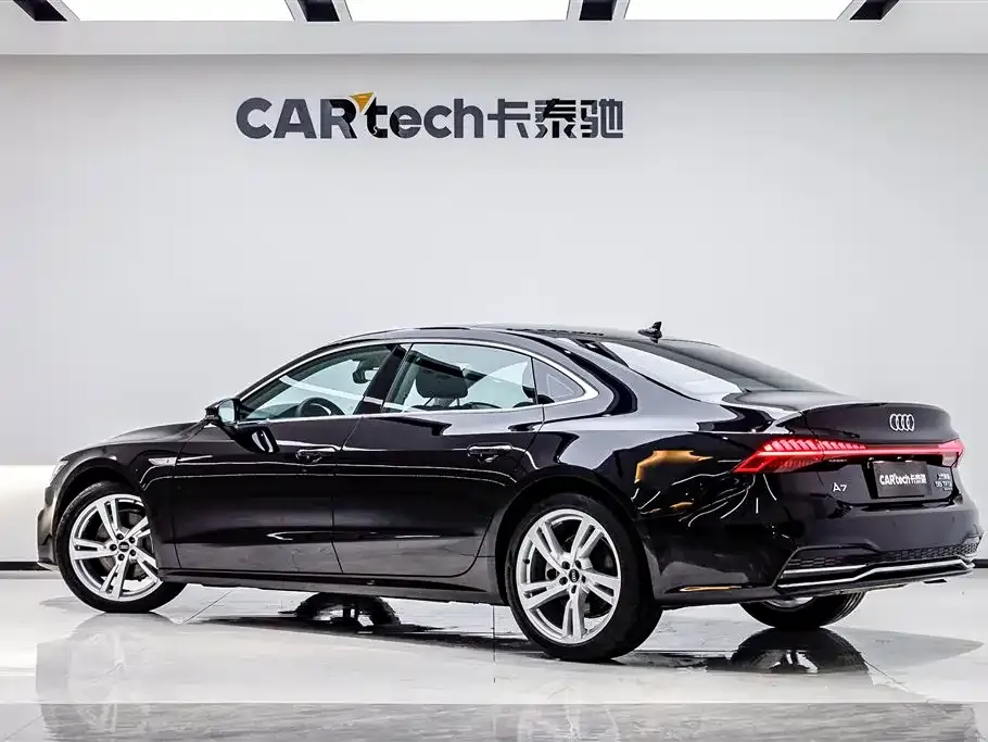 Audi A7L — фото 9