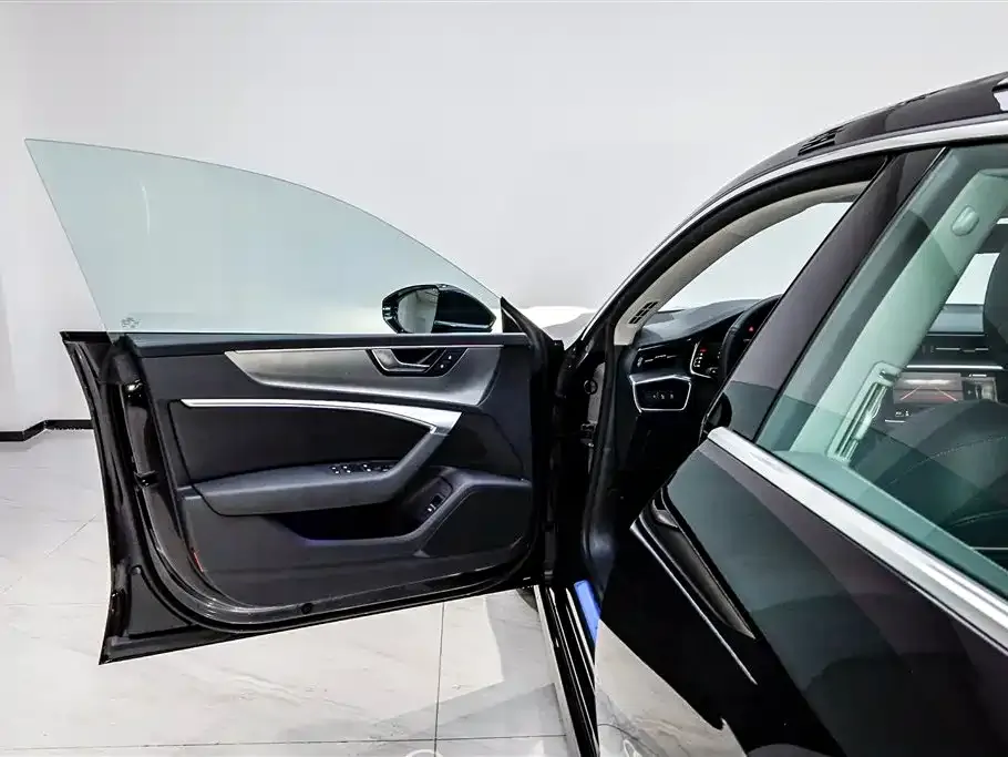 Audi A7L — фото 5