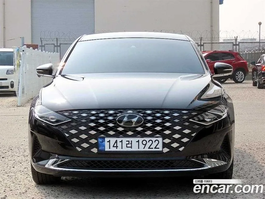Hyundai Grandeur — фото 1